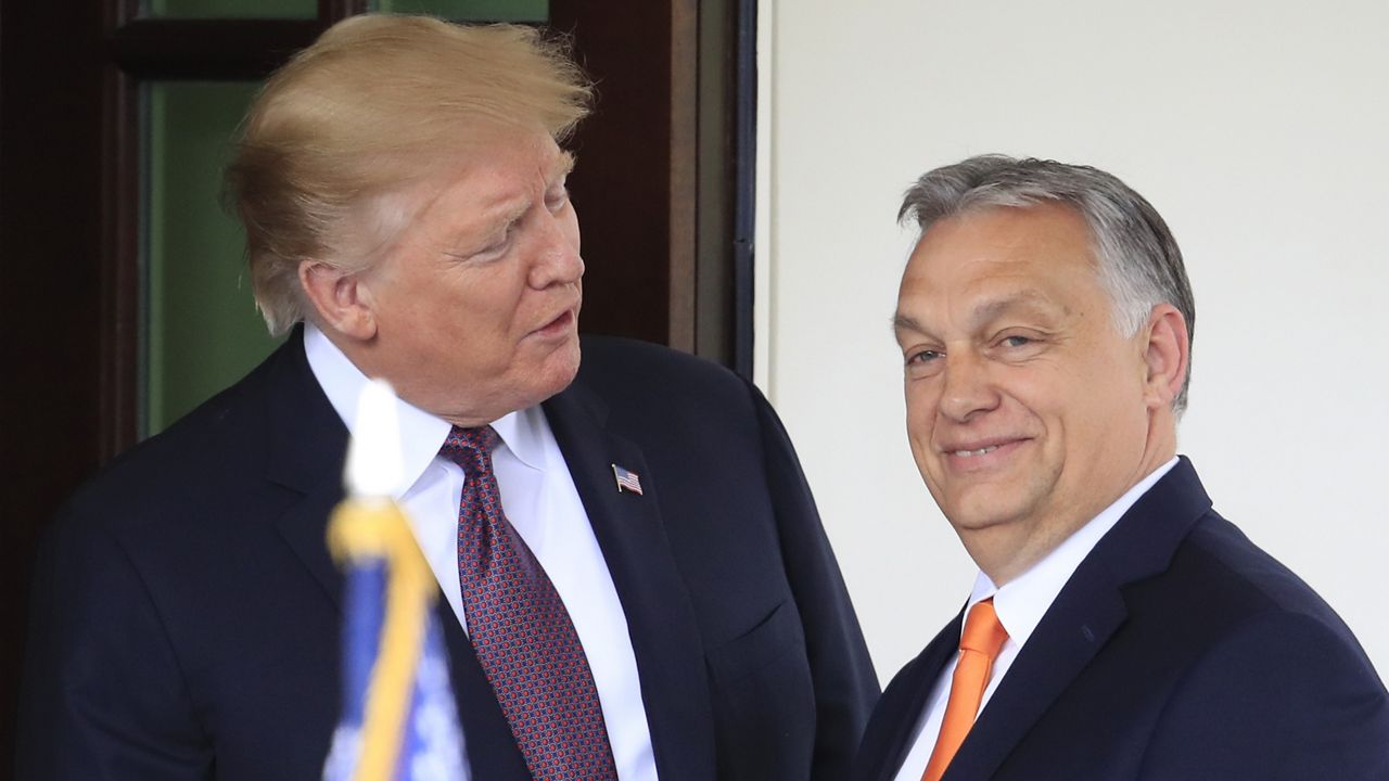 Donald Trump și Viktor Orbán discutând despre colaborarea dintre SUA și Ungaria.