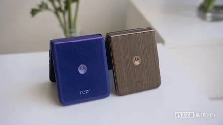 Modele Motorola Razr Ultra 2026 și Razr Fold cu design modern și baterii inovatoare.