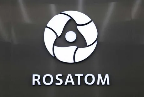 Logo-ul companiei Rosatom, simbolizând energia nucleară.