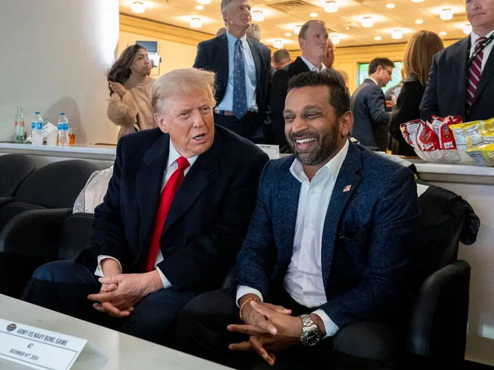 Discuții despre posibile plecări în administrația Trump și impactul acestora.