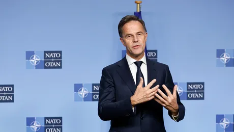 Vizita șefului NATO la Kiev în contextul unei alerte aeriene.