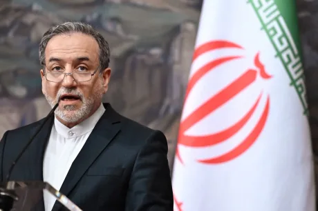 Ministrul iranian de Externe discutând despre Strâmtoarea Ormuz și comerțul maritim.