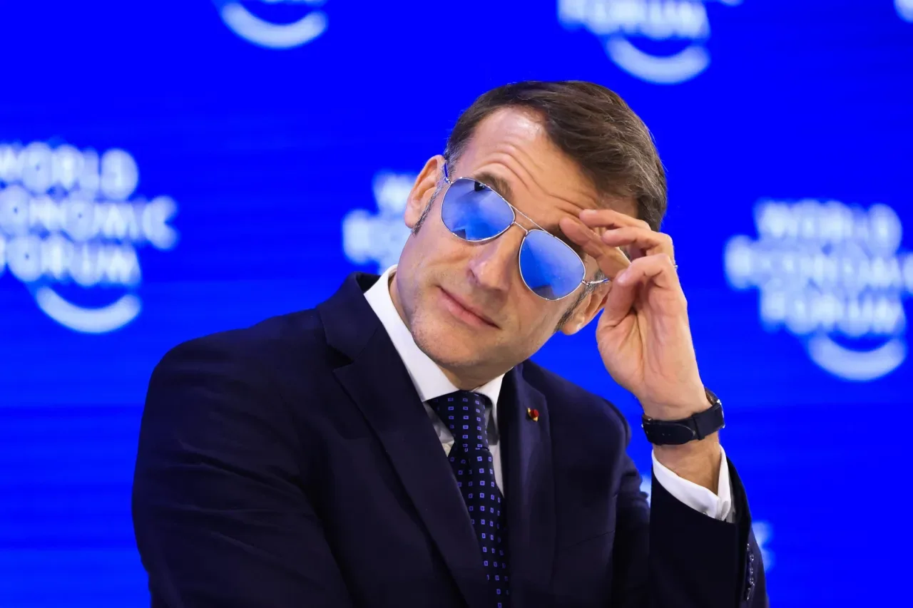 emmanuel macron, davos 2026, ivision tech - copertă