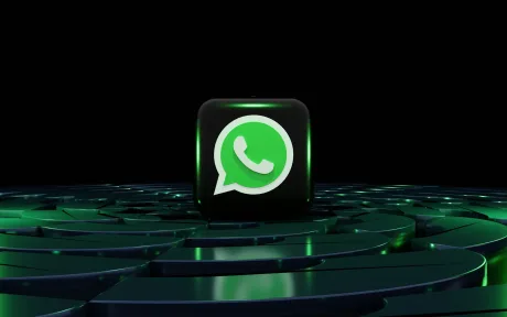 Logo-ul WhatsApp pe un fundal modern și tehnologic.