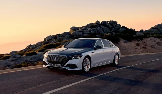 Mercedes-Maybach S-Class facelift pe un drum scenic.