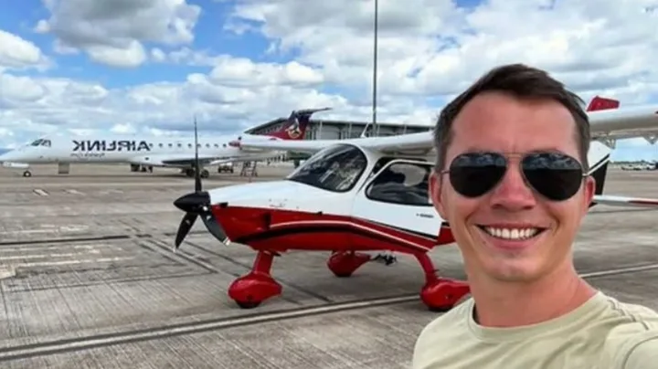 Un avion mic a fost doborât din greșeală lângă o fabrică de rachete.