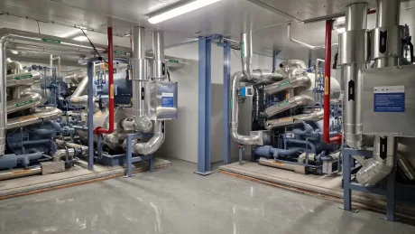 Sisteme moderne de pompe de căldură instalate în fabricile Heineken.