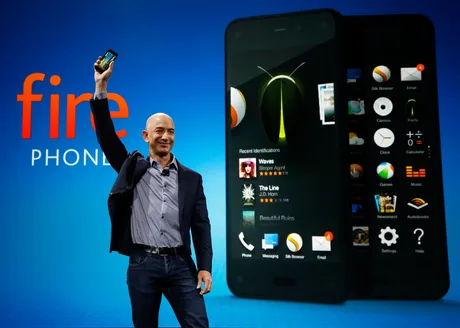Jeff Bezos prezintă Fire Phone, un moment emblematic pentru Amazon.