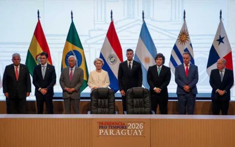 Lideri europeni și sud-americani la semnarea acordului comercial UE-Mercosur.