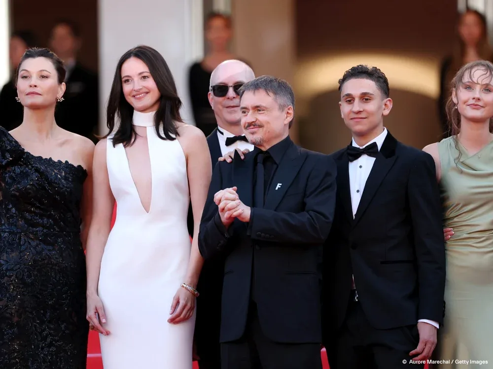 Echipa filmului Fjord pe covorul roșu la Cannes.