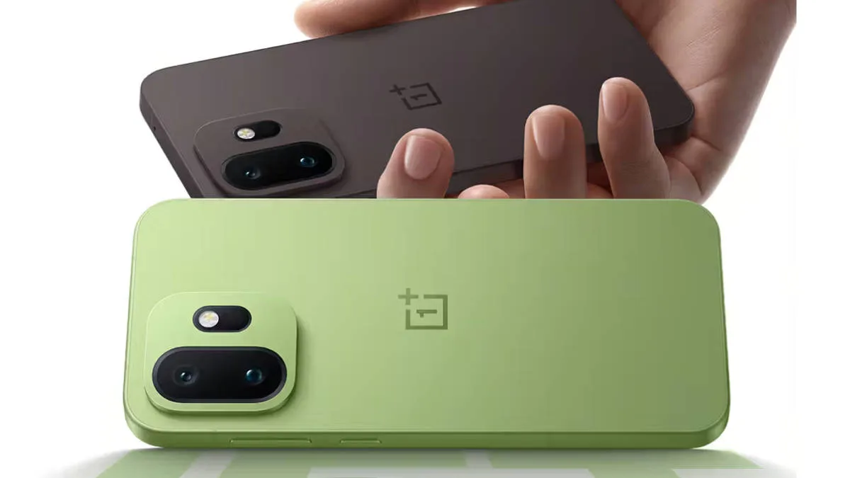 OnePlus 15T cu design modern și culori atractive, prezentat în mână.