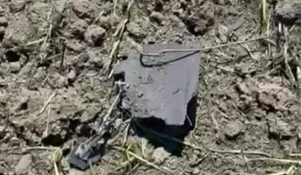 Dronă prăbușită pe un teren agricol în Suceava.