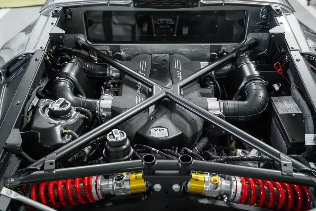 Interiorul sofisticat al Lamborghini Veneno Coupe.