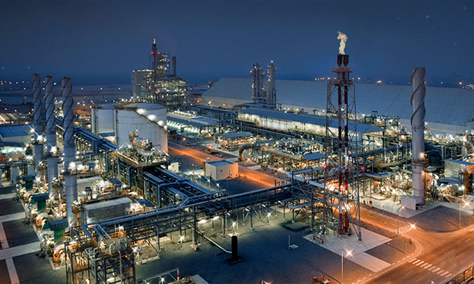 Rafinăria Ruwais din Abu Dhabi, afectată de un atac cu drone.