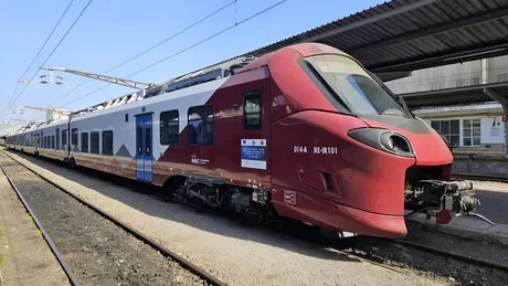 Primul tren privat din România, operat de InterRegional Călători, pe calea ferată.