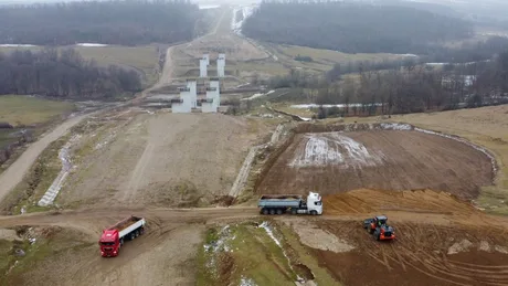 Lucrări avansate pe tronsonul Nădășelu–Zimbor din Autostrada Transilvania.