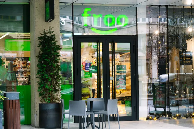 Noua locație Froo, parte a rețelei Zabka, în centrul orașului.