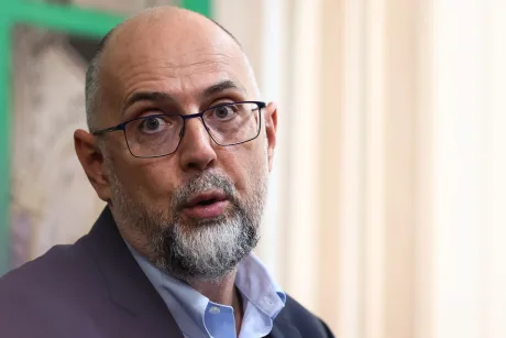 Kelemen Hunor discută despre riscurile financiare pentru România.