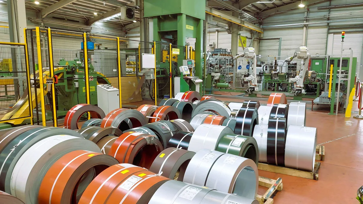 Echipamente moderne pentru procesarea vinului în industria vitivinicolă