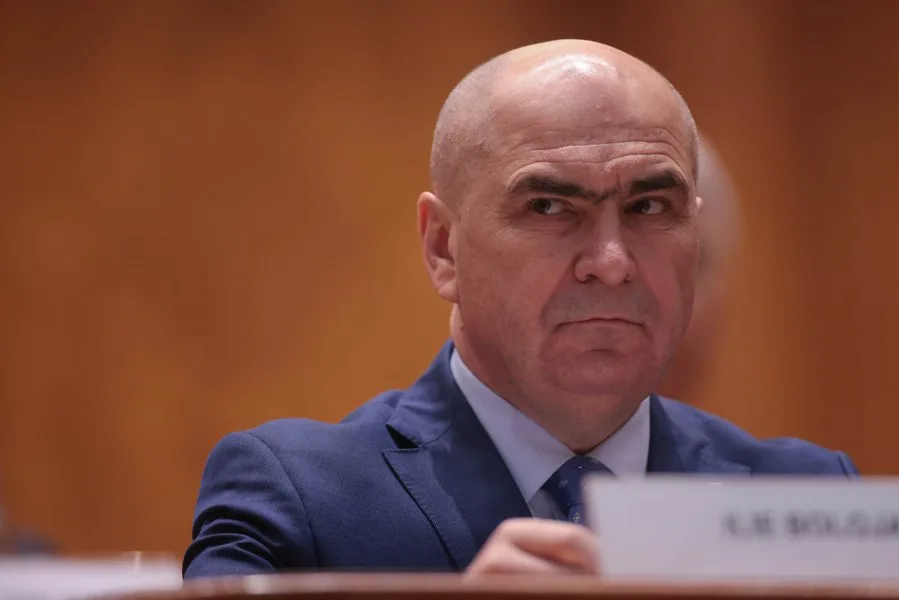 Ilie Bolojan, în timpul negocierilor politice în Parlament.