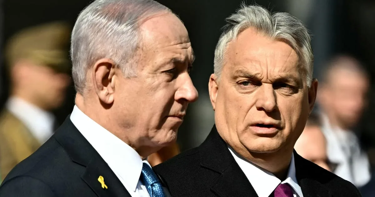 Viktor Orbán și Benjamin Netanyahu discutând despre relațiile internaționale.