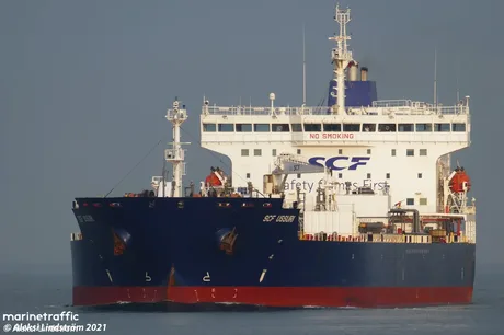 Petrolier rusesc sancționat în derivă, îndreptându-se spre Brazilia după o lungă așteptare.