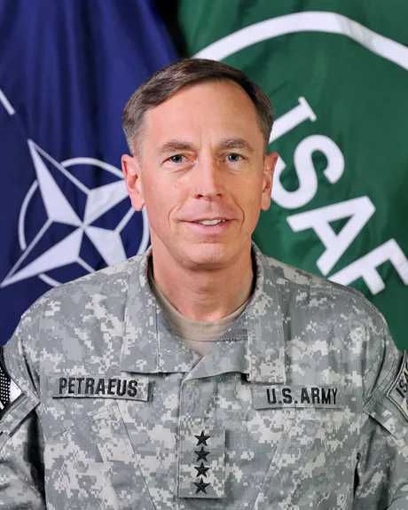 David Petraeus discută despre situația militară din Ucraina și Rusia.