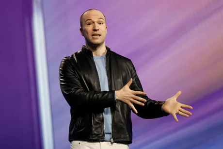 Greg Brockman discutând despre unificarea produselor OpenAI.