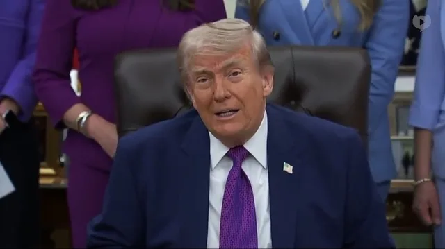 Donald Trump discutând despre situația din Strâmtoarea Ormuz și Iran.