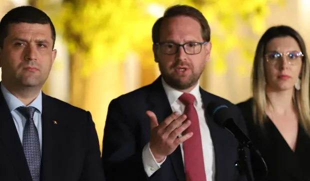 Dominic Fritz discută despre stabilitatea guvernării și parteneriatele politice.