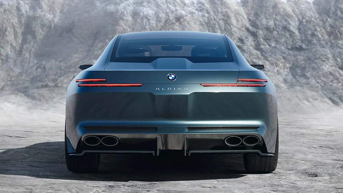 Spatele modelului Vision BMW Alpina, evidențiind terminațiile de evacuare.
