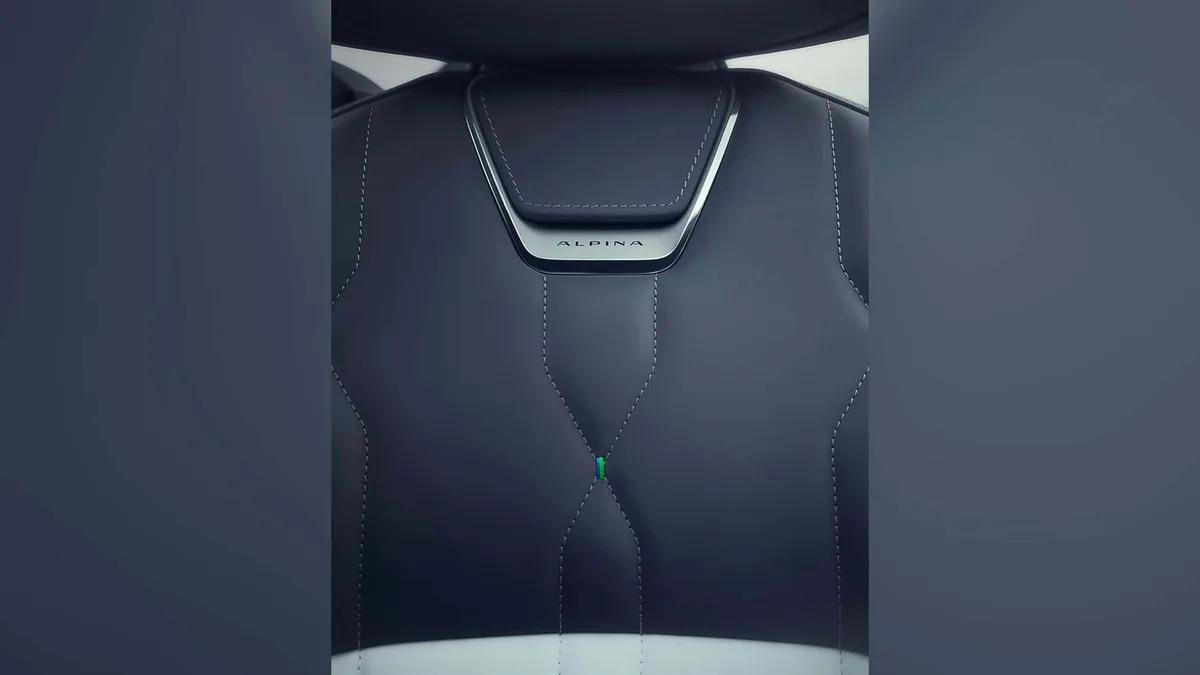 Interiorul elegant al conceptului Alpina cu detalii rafinate.