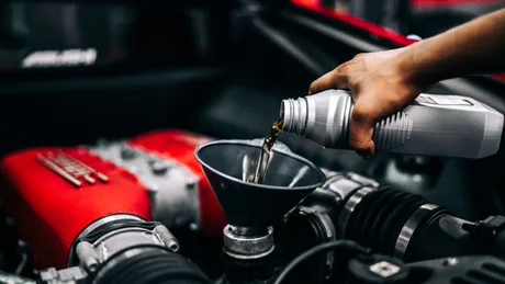 Aprovizionarea cu uleiuri de motor premium este în pericol din cauza tensiunilor geopolitice.