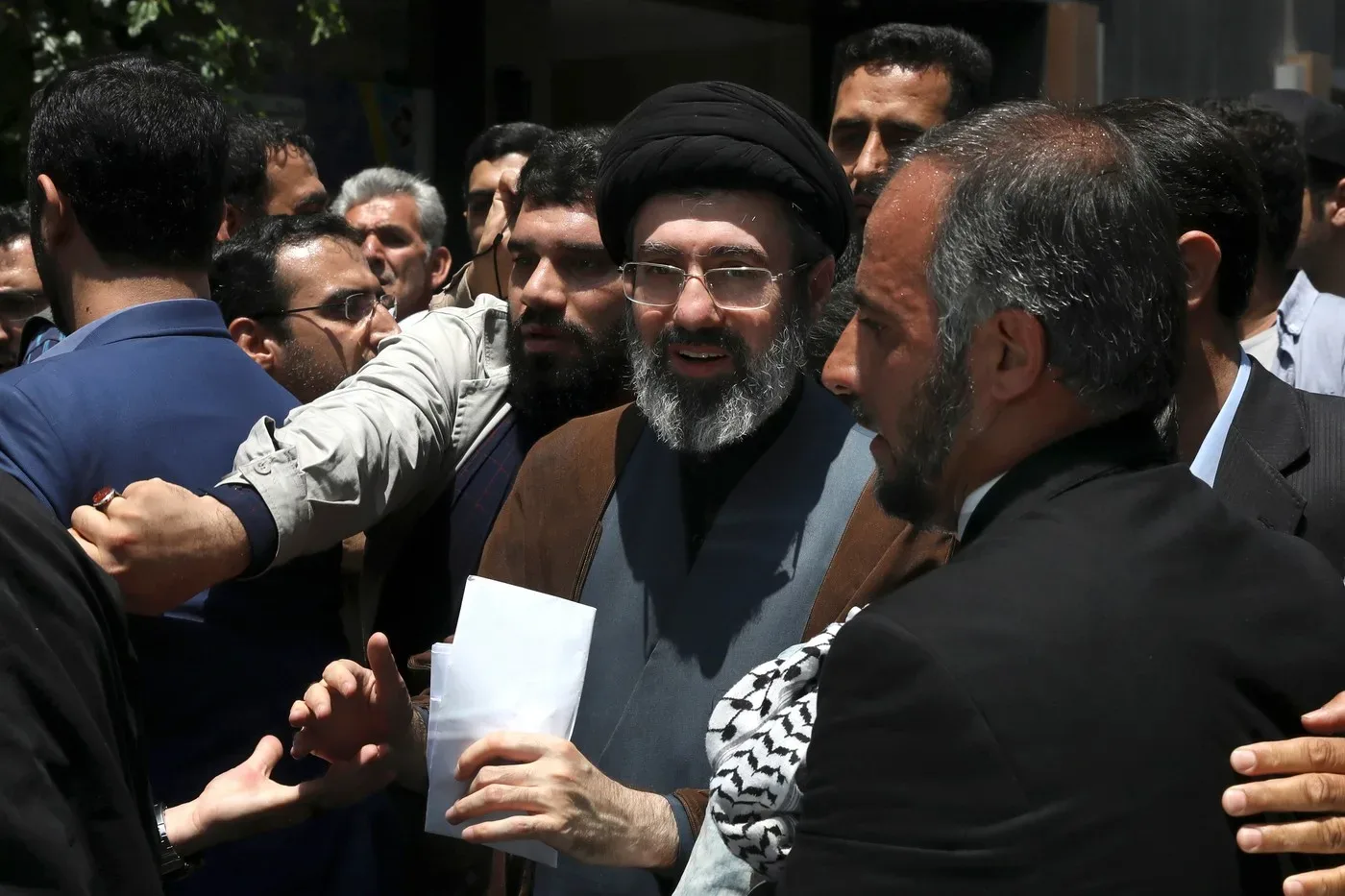Consilier iranian discutând despre importanța strategică a Strâmtorii Ormuz.