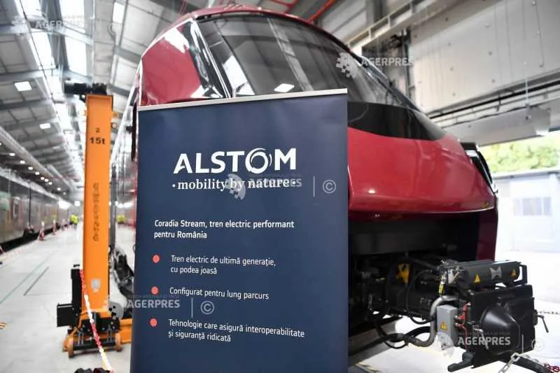 Stand Alstom cu tren electric pentru România, evidențiind inovațiile tehnologice.