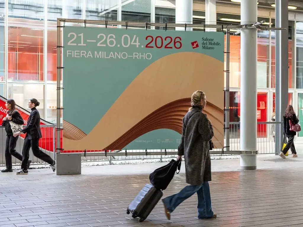 Pavilionul României la Salone del Mobile.Milano 2026, promovând mobilierul românesc.