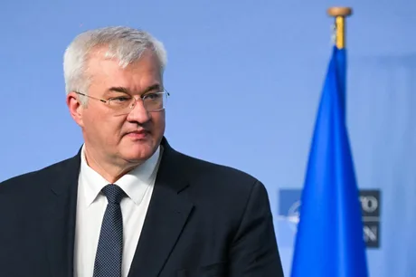 Avertizări despre atacuri aeriene rusești în Ucraina și impactul acestora.