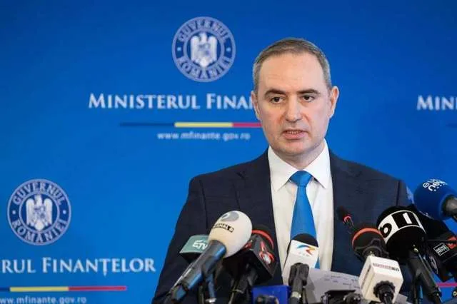 Alexandru Nazare discută despre stabilitatea financiară a României.