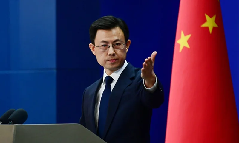 Reprezentant chinez discutând despre cooperarea cu SUA în conservarea panda.