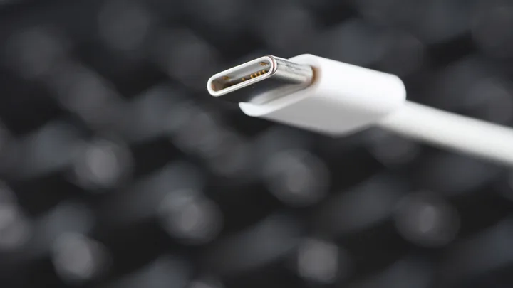 Diferențele de performanță ale cablurilor USB-C afectează încărcarea dispozitivelor.