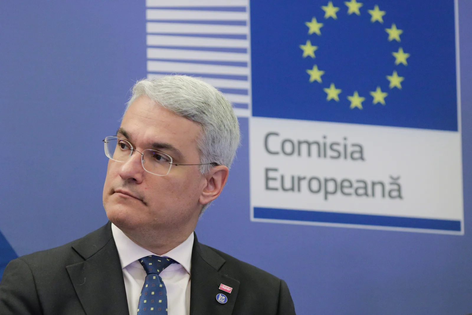Ministrul Investițiilor discutând despre fondurile europene și reformele necesare.