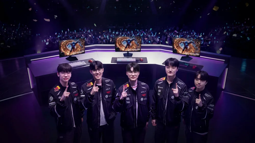 Echipa de gaming celebrând succesul la un eveniment important.