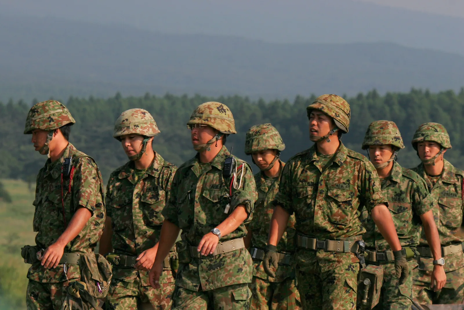 Militari japonezi în uniformă, pregătiți pentru instruire în Germania.