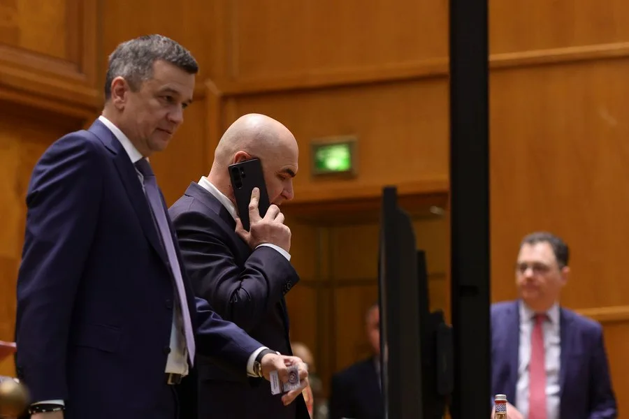 Sorin Grindeanu discutând despre riscurile economice ale României.