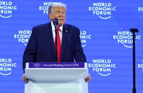 Donald Trump susține un discurs la Davos despre Groenlanda și relațiile cu Europa.