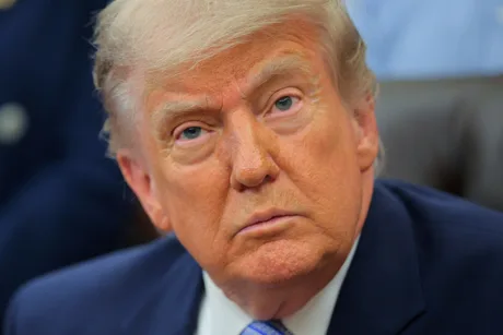 Donald Trump discutând despre securitatea nucleară și uraniul Iranului.