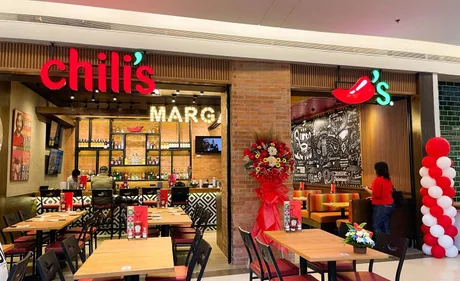 Primul restaurant Chili’s din România, situat în Mall Băneasa, cu decor vibrant.