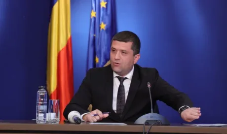 Ministrul Radu Miruță discutând despre Metrorex la o conferință.