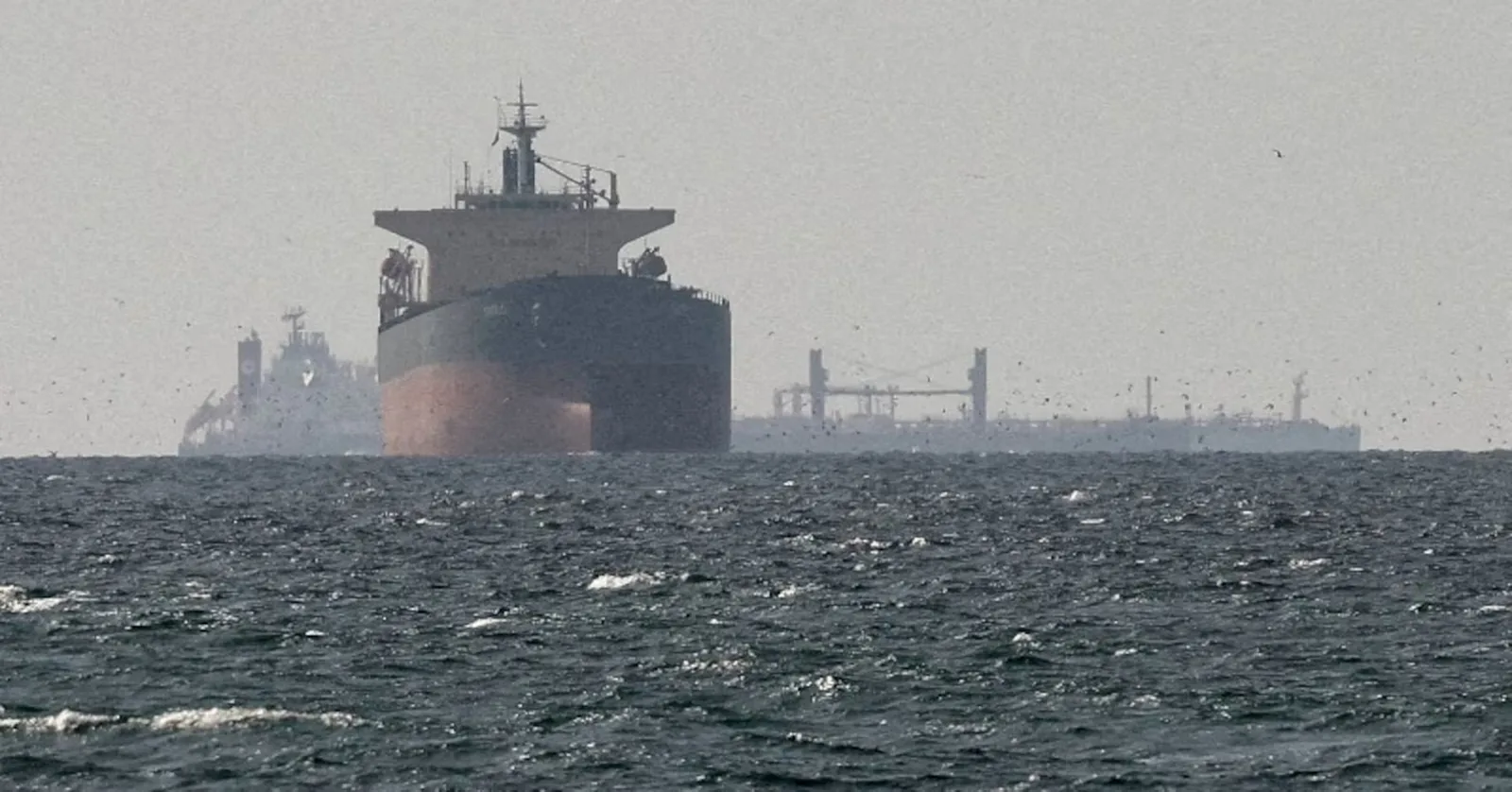 Vapor pe mare, în contextul crizei energetice globale.