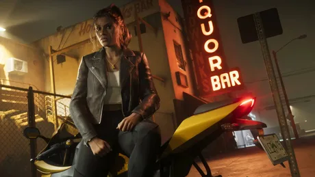 Personaj din GTA 6 stând pe o motocicletă lângă un bar iluminat.